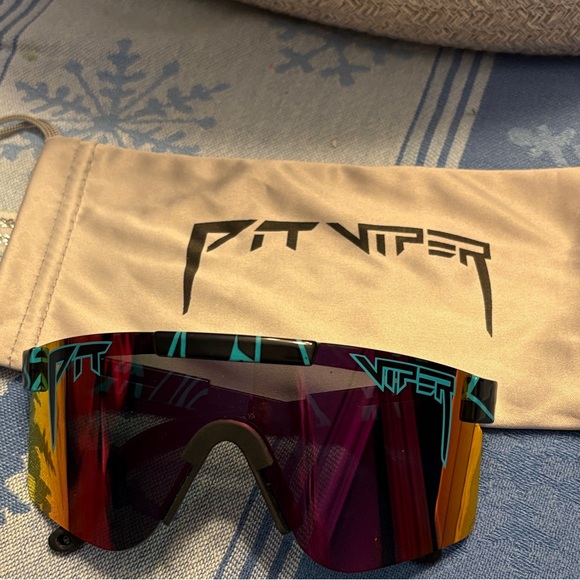 Pit Vipers Polarized Sunglasses - Picture 3 of 3